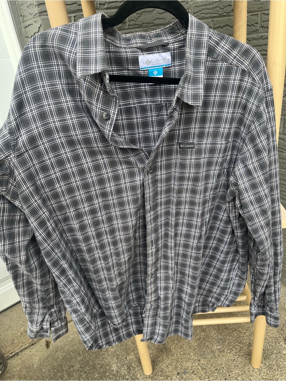 Columbia Men's Gray and White Plaid Button-Up Shirt